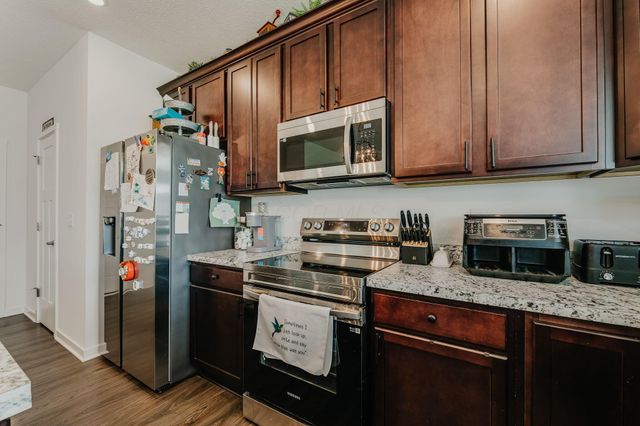 48 Thoreau Drive, Ashville, OH 43103