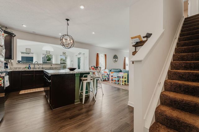 48 Thoreau Drive, Ashville, OH 43103