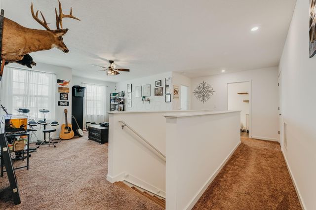 48 Thoreau Drive, Ashville, OH 43103