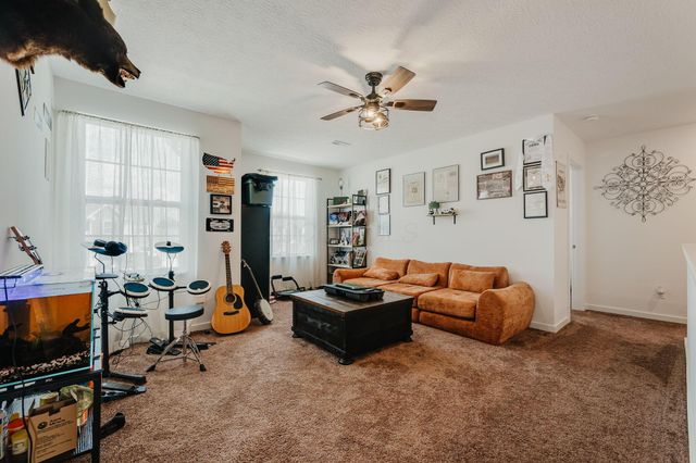 48 Thoreau Drive, Ashville, OH 43103