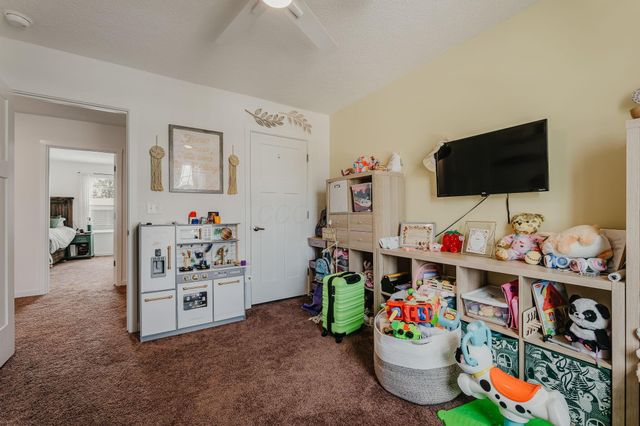 48 Thoreau Drive, Ashville, OH 43103