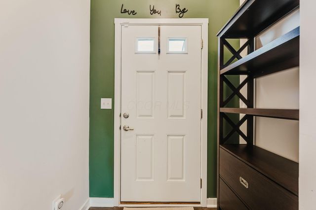 48 Thoreau Drive, Ashville, OH 43103