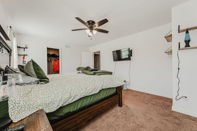 48 Thoreau Drive, Ashville, OH 43103