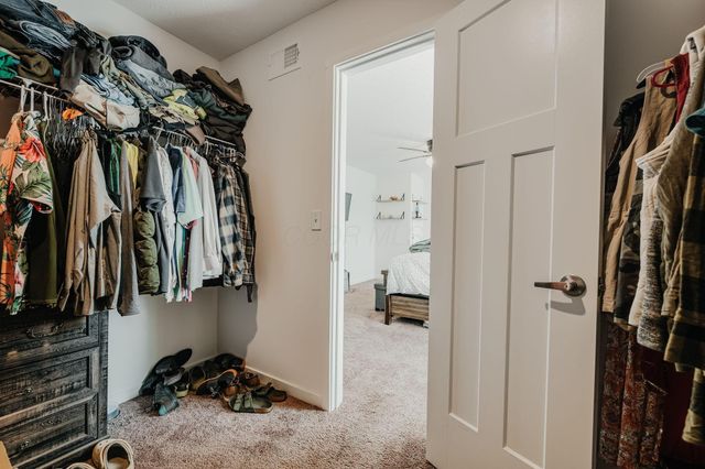 48 Thoreau Drive, Ashville, OH 43103