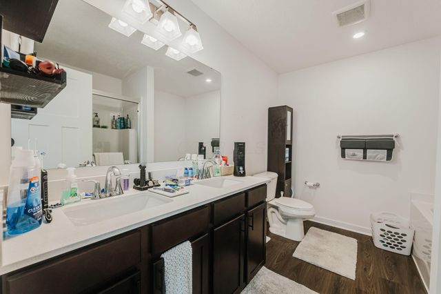 48 Thoreau Drive, Ashville, OH 43103