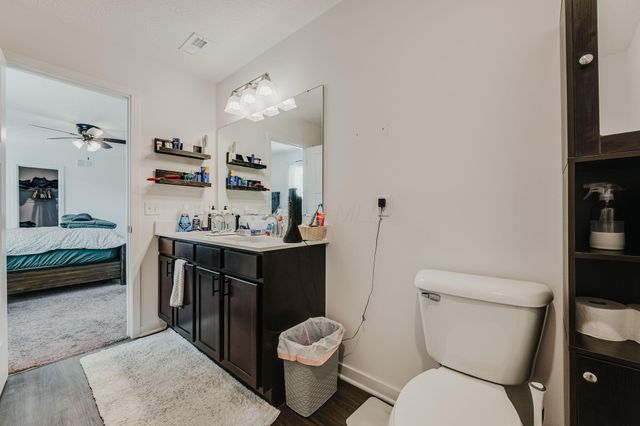 48 Thoreau Drive, Ashville, OH 43103