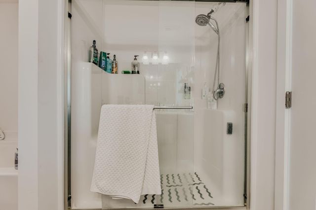 48 Thoreau Drive, Ashville, OH 43103