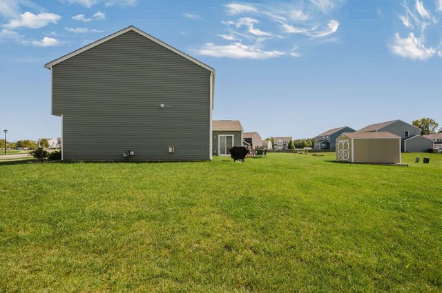 48 Thoreau Drive, Ashville, OH 43103