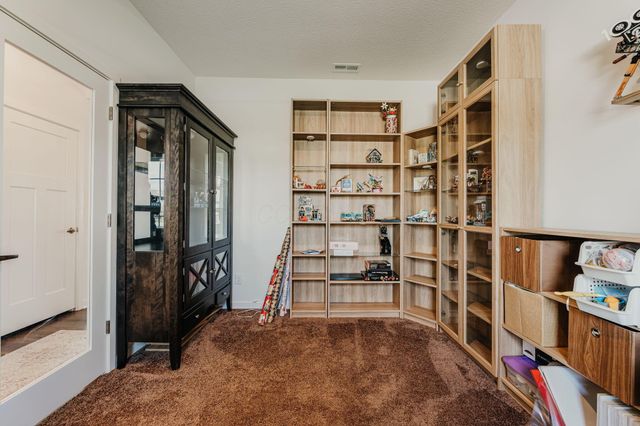 48 Thoreau Drive, Ashville, OH 43103