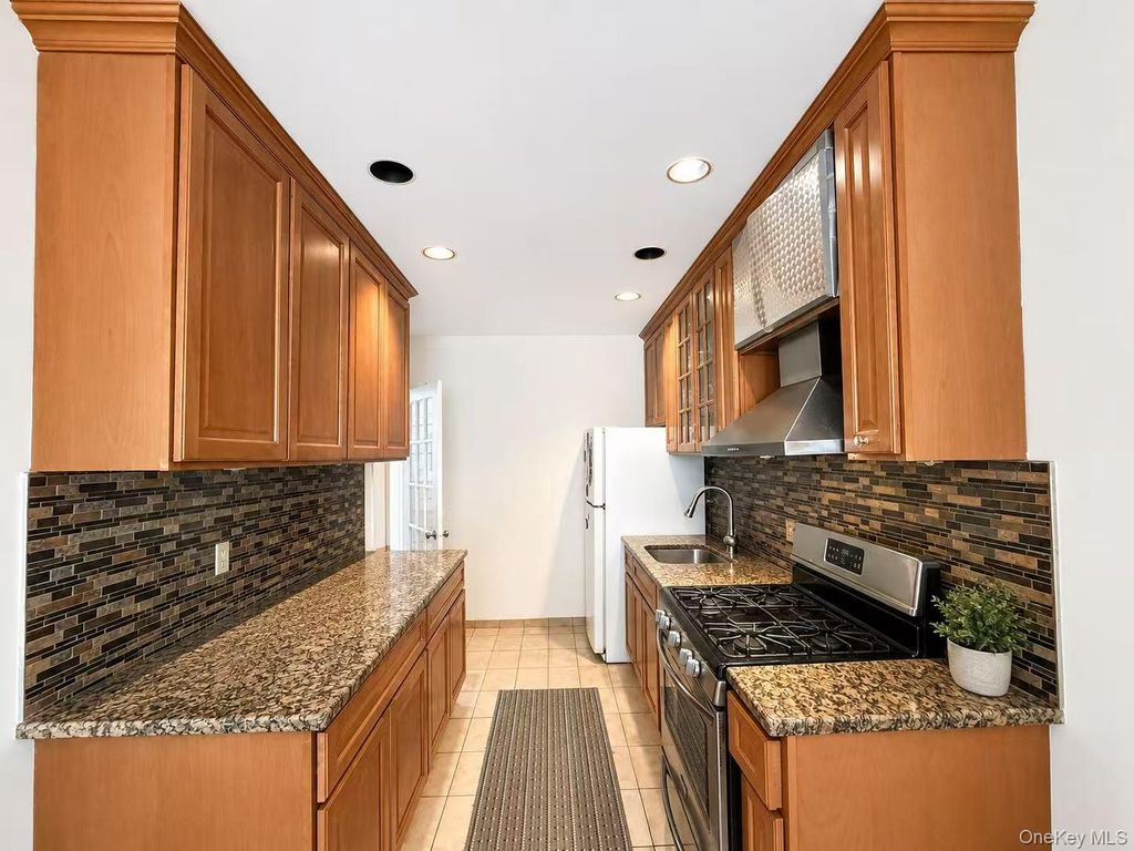 3059 82nd Street, East Elmhurst, NY 11370 — photo 5