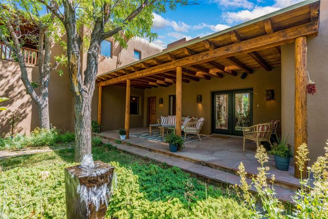 525 Camino Militar, Santa Fe, NM 87501