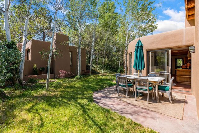 525 Camino Militar, Santa Fe, NM 87501