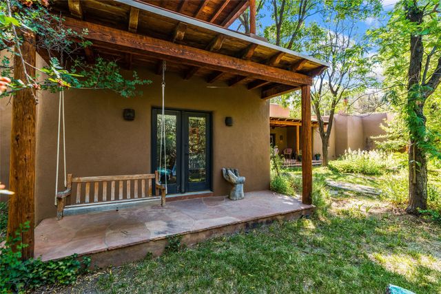 525 Camino Militar, Santa Fe, NM 87501