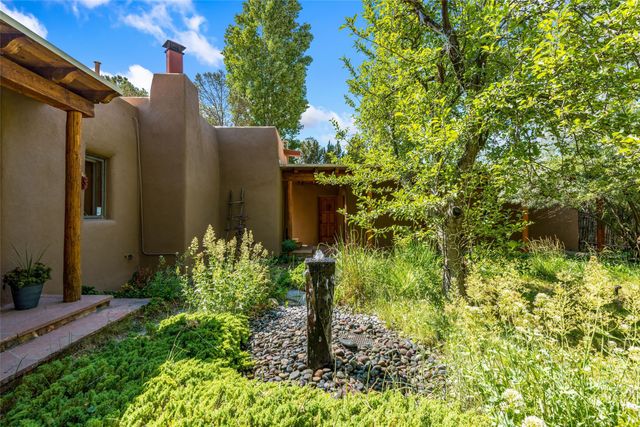 525 Camino Militar, Santa Fe, NM 87501