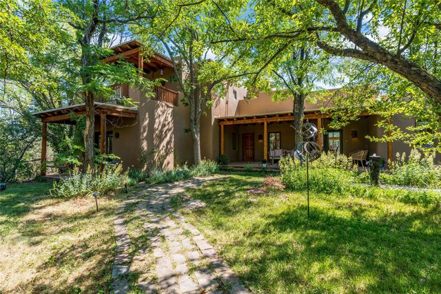 525 Camino Militar, Santa Fe, NM 87501