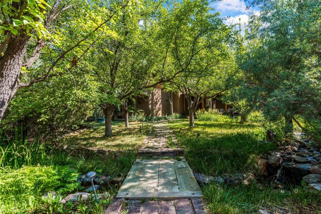 525 Camino Militar, Santa Fe, NM 87501