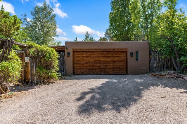 525 Camino Militar, Santa Fe, NM 87501