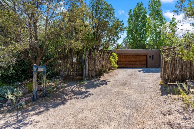 525 Camino Militar, Santa Fe, NM 87501