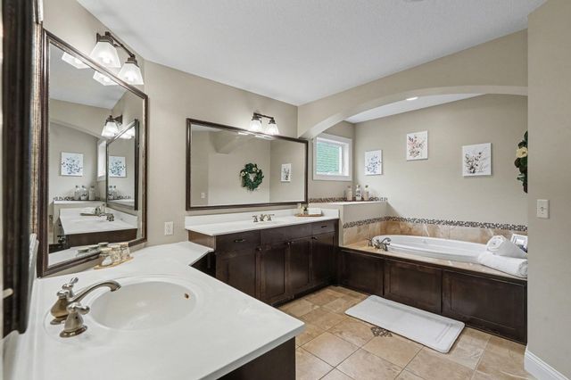 11665 Azure Court, Inver Grove Heights, MN 55077