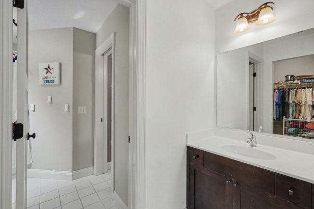 11665 Azure Court, Inver Grove Heights, MN 55077