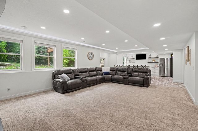 11665 Azure Court, Inver Grove Heights, MN 55077