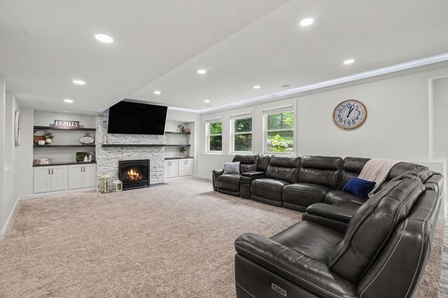 11665 Azure Court, Inver Grove Heights, MN 55077