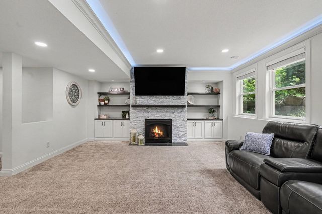 11665 Azure Court, Inver Grove Heights, MN 55077
