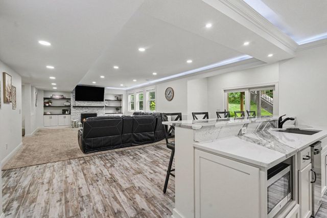 11665 Azure Court, Inver Grove Heights, MN 55077