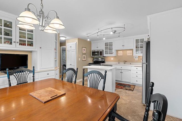 1335 RIDGEWAY BOULEVARD, De Pere, WI 54115