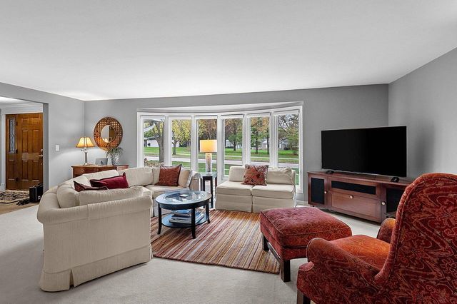 1335 RIDGEWAY BOULEVARD, De Pere, WI 54115