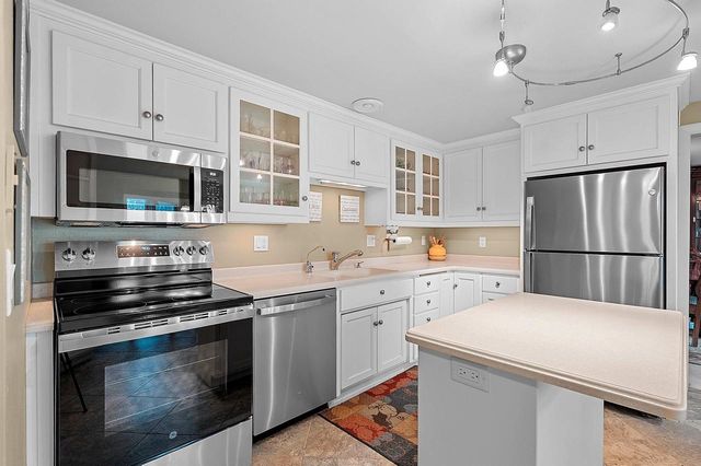 1335 RIDGEWAY BOULEVARD, De Pere, WI 54115