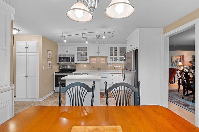 1335 RIDGEWAY BOULEVARD, De Pere, WI 54115