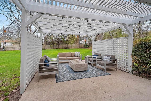 1335 RIDGEWAY BOULEVARD, De Pere, WI 54115