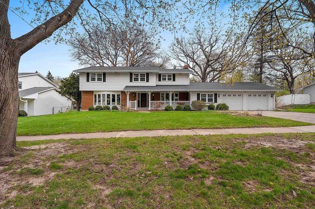 1335 RIDGEWAY BOULEVARD, De Pere, WI 54115