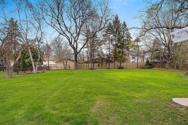 1335 RIDGEWAY BOULEVARD, De Pere, WI 54115