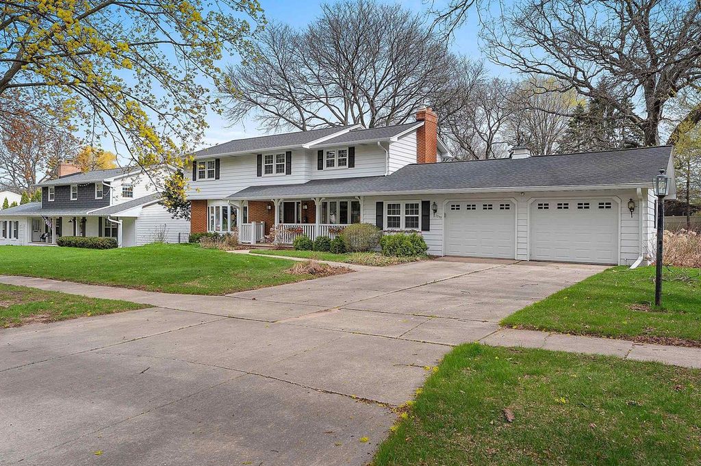 1335 RIDGEWAY BOULEVARD, De Pere, WI 54115