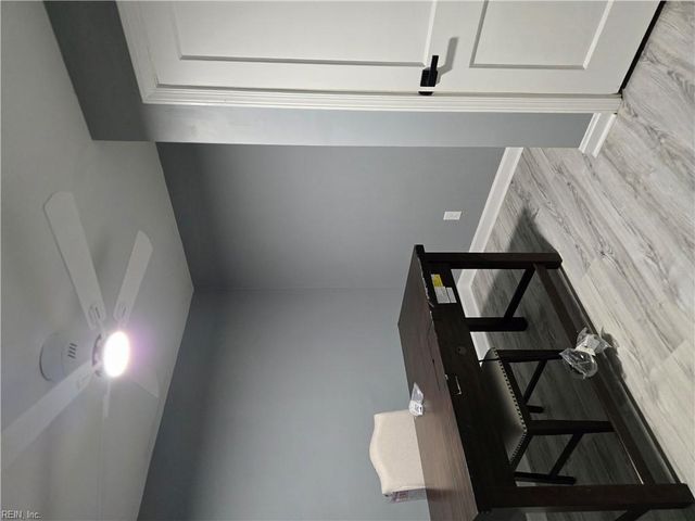 21 Gibson Rd RD, Hampton, VA 23669