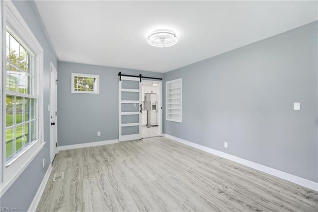 21 Gibson RD, Hampton, VA 23669