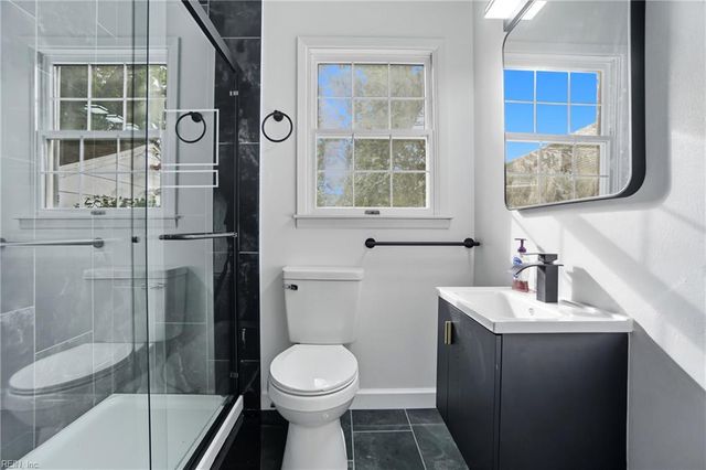 21 Gibson RD, Hampton, VA 23669