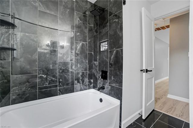 21 Gibson RD, Hampton, VA 23669