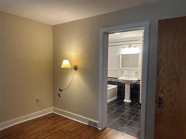 937 W 6TH Street, Erie, PA 16507