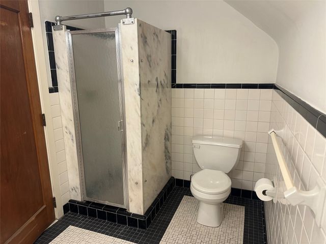 937 W 6TH Street, Erie, PA 16507