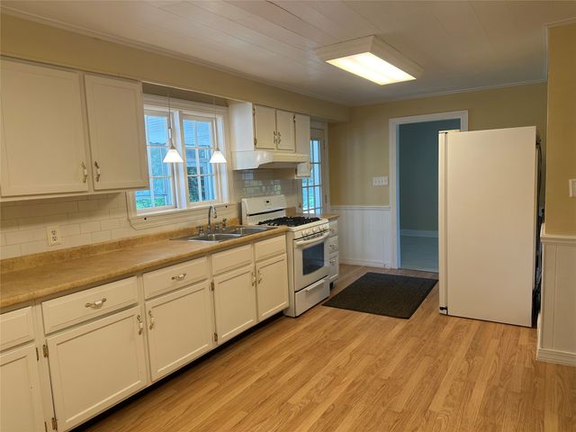 937 W 6TH Street, Erie, PA 16507