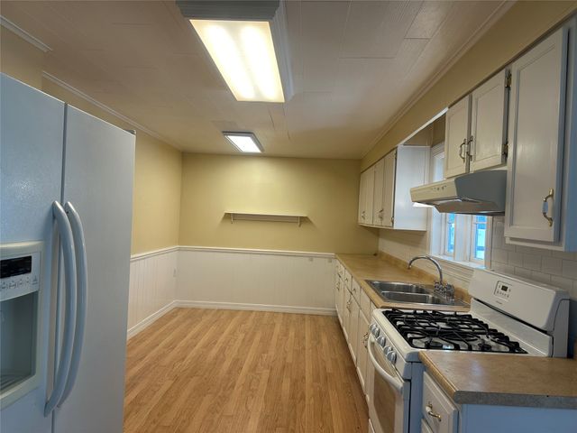 937 W 6TH Street, Erie, PA 16507