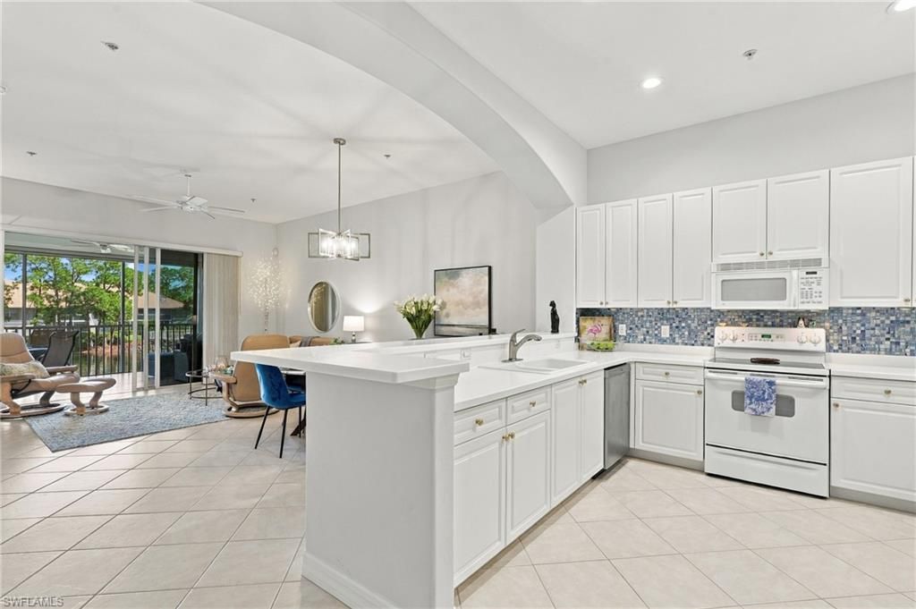 1112 Manor Lake DR 202, NAPLES, FL 34110 — photo 4