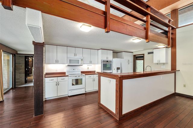1931 NW 32ND TERRACE, Gainesville, FL 32605