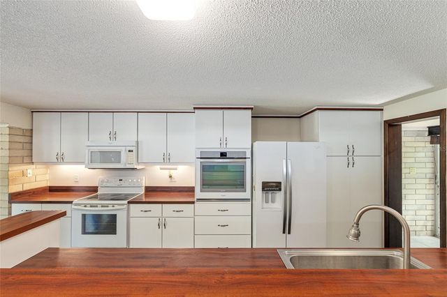 1931 NW 32ND TERRACE, Gainesville, FL 32605