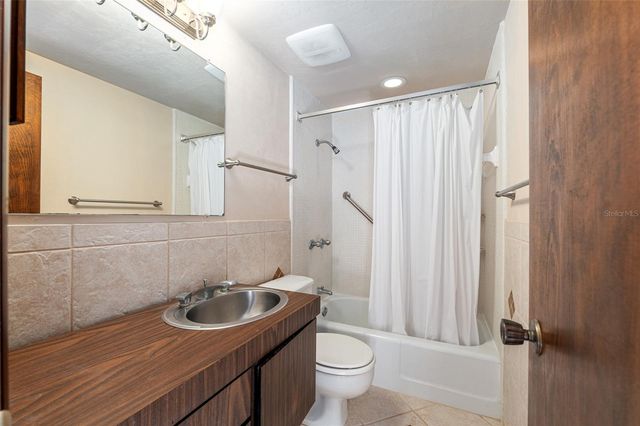 1931 NW 32ND TERRACE, Gainesville, FL 32605