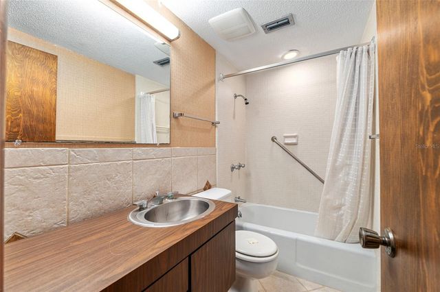 1931 NW 32ND TERRACE, Gainesville, FL 32605