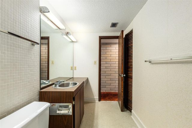1931 NW 32ND TERRACE, Gainesville, FL 32605